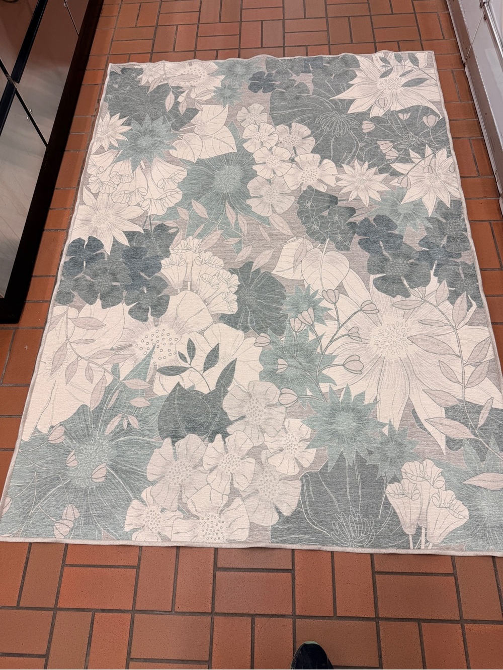Ruggable Washable Floral Pattern Area Rug - Sage and Cream